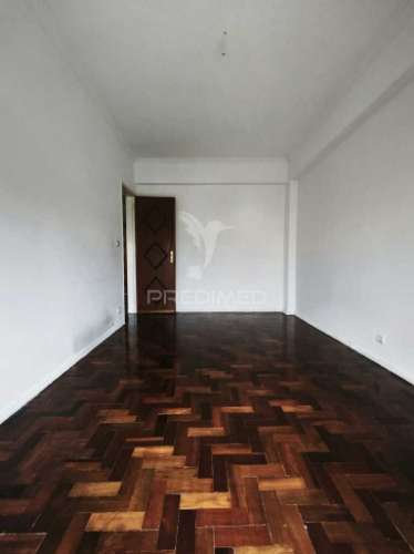 Apartamento t2 | excelente localização e versatilidade | agualva - cacém