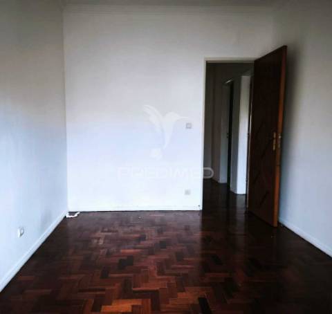 Apartamento t2 | excelente localização e versatilidade | agualva - cacém