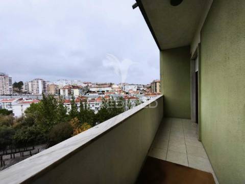 Apartamento t2 | excelente localização e versatilidade | agualva - cacém