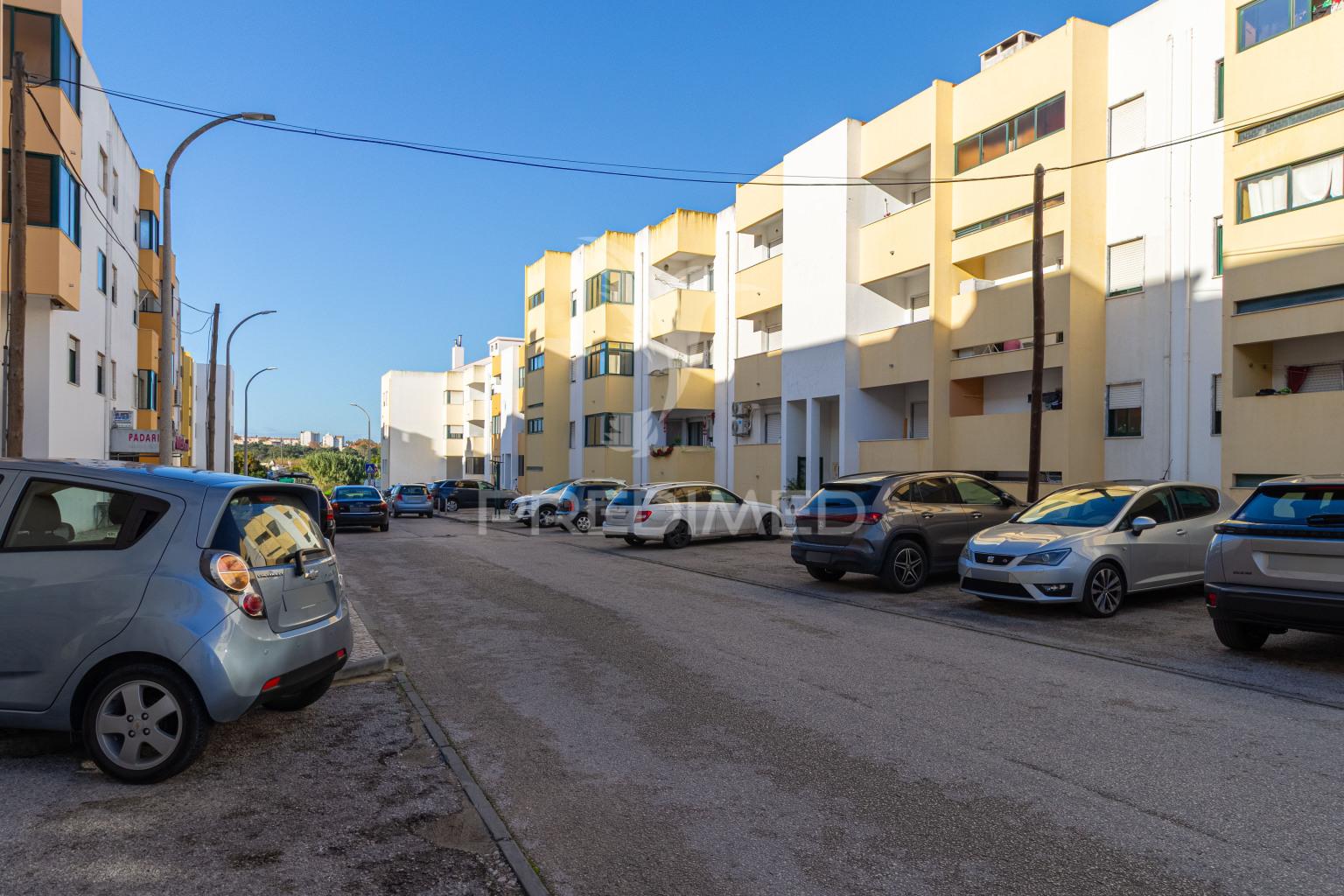 Apartamento t2 - 1.º andar em alhos vedros - moita