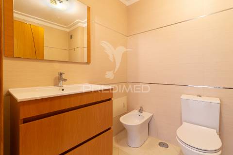 Apartamento t2 - 1.º andar em alhos vedros - moita