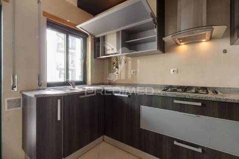 Apartamento t2 - 1.º andar em alhos vedros - moita