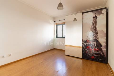 Apartamento t2 - 1.º andar em alhos vedros - moita