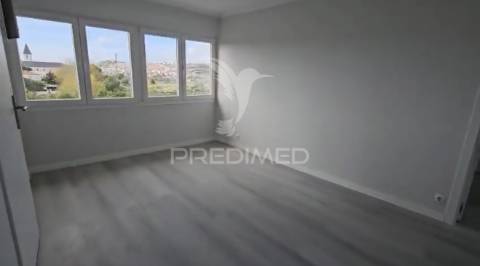 Apartamento t2 renovado – pontinha