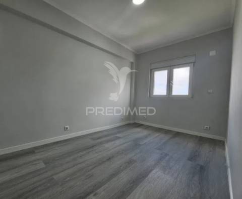 Apartamento t2 renovado – pontinha