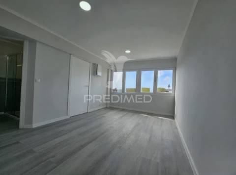 Apartamento t2 renovado – pontinha