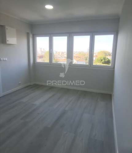 Apartamento t2 renovado – pontinha