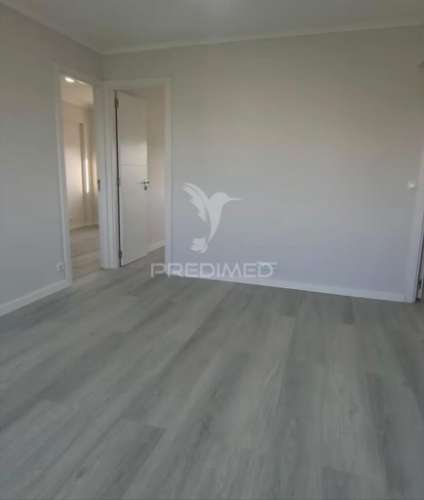 Apartamento t2 renovado – pontinha