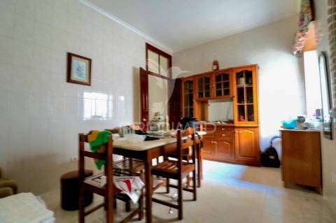 Moradia t3 na baixa da cidade de olhão