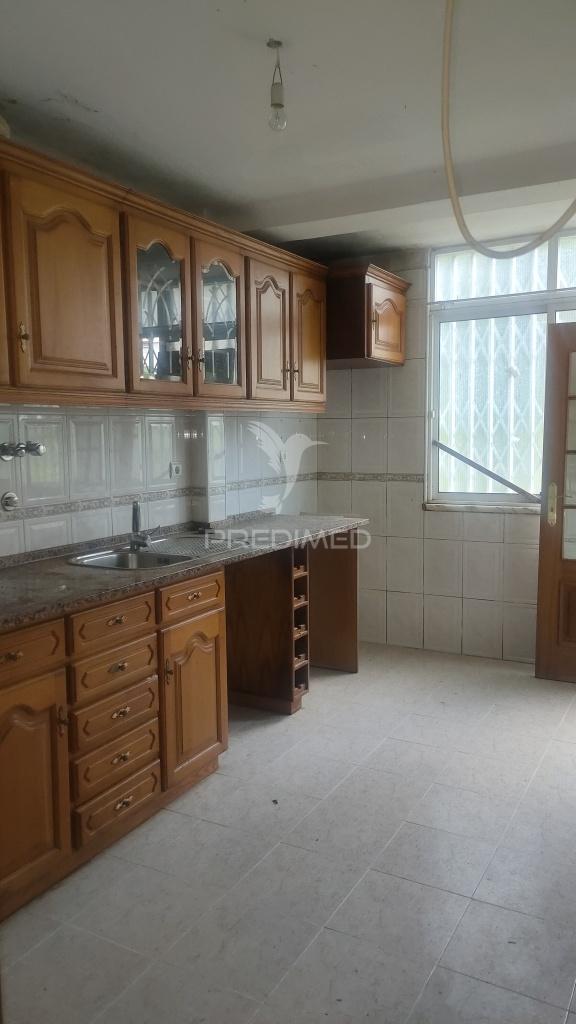 Em remodelação, apartamento t2, benfica, lisboa.