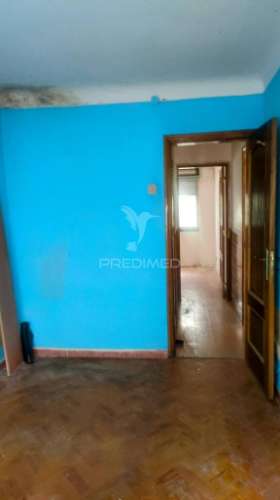 Em remodelação, apartamento t2, benfica, lisboa.