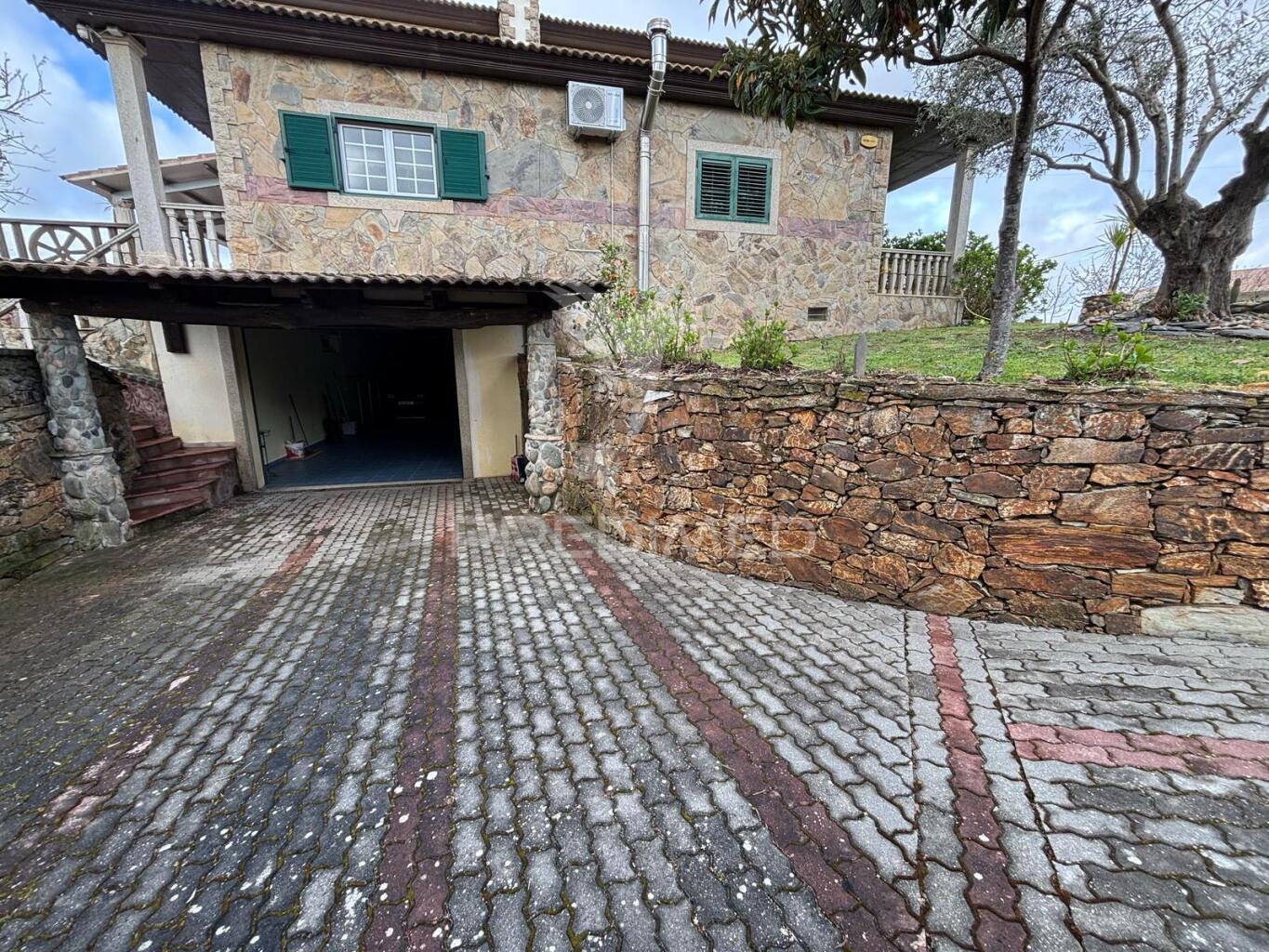 Quinta com moradia t4 e piscina