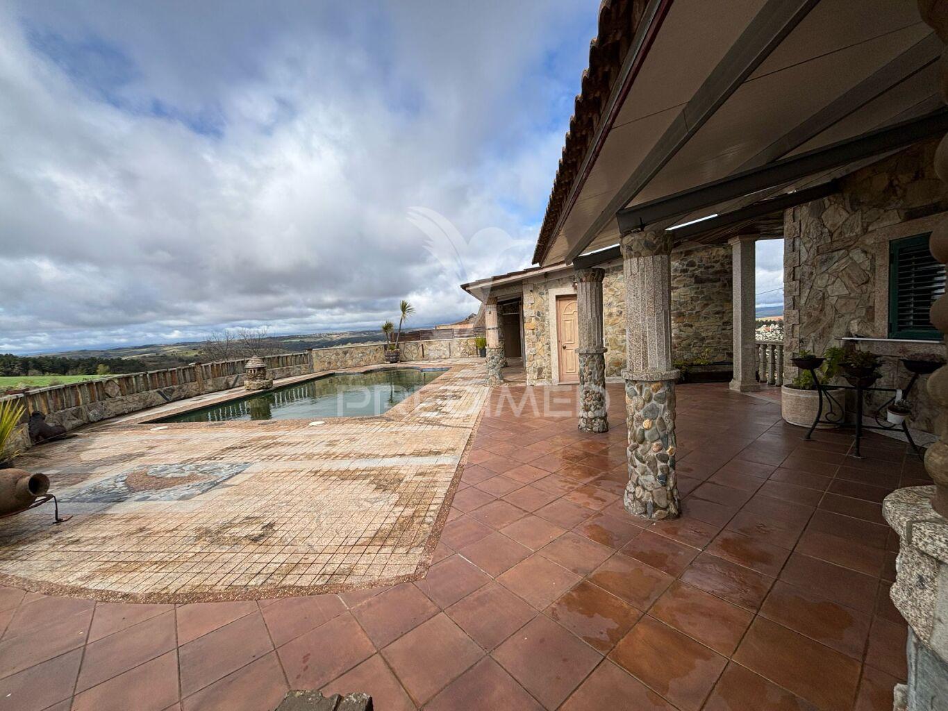 Quinta com moradia t4 e piscina