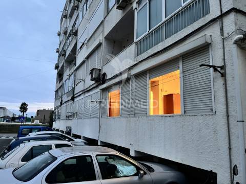 Apartamento t1+1 no res chao em olhao