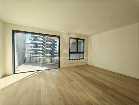 Apartamento t3 novo em parque das nações