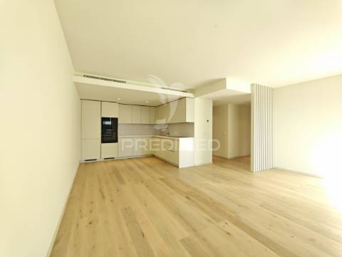 Apartamento t3 novo em parque das nações