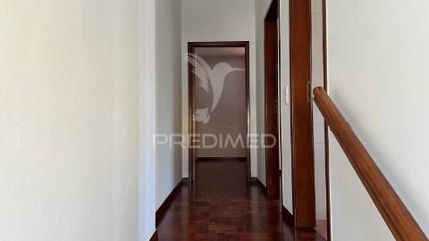 Moradia t2 em banda + bar, no funchal - ilha da madeira