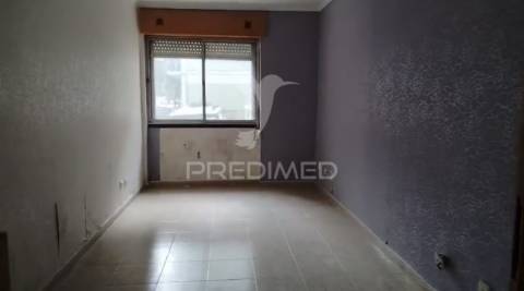 Oportunidade única! t2 luminoso e central em benfica