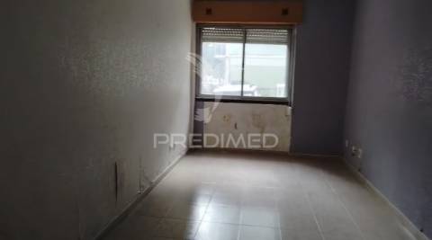 Oportunidade única! t2 luminoso e central em benfica