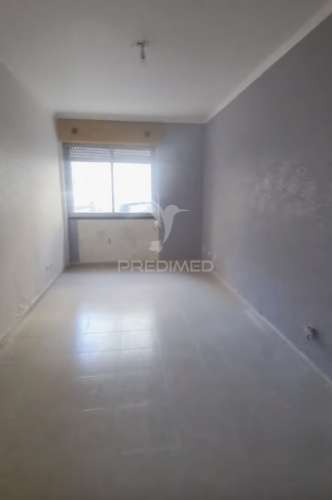 Oportunidade única! t2 luminoso e central em benfica