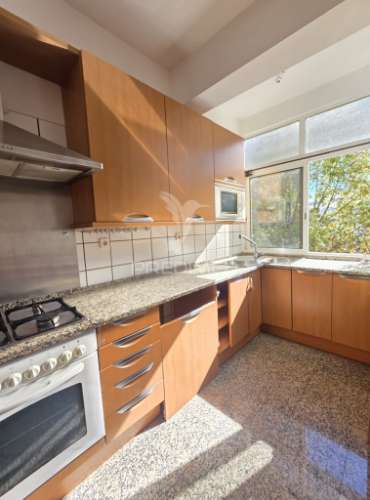 Apartamento t2+1 situado em santa clara, lisboa