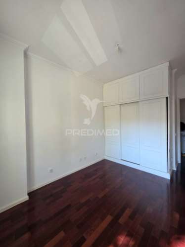 Apartamento t2+1 situado em santa clara, lisboa