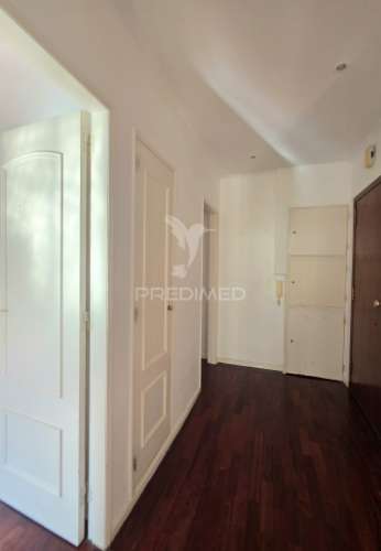 Apartamento t2+1 situado em santa clara, lisboa