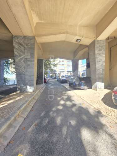 Apartamento t2+1 situado em santa clara, lisboa