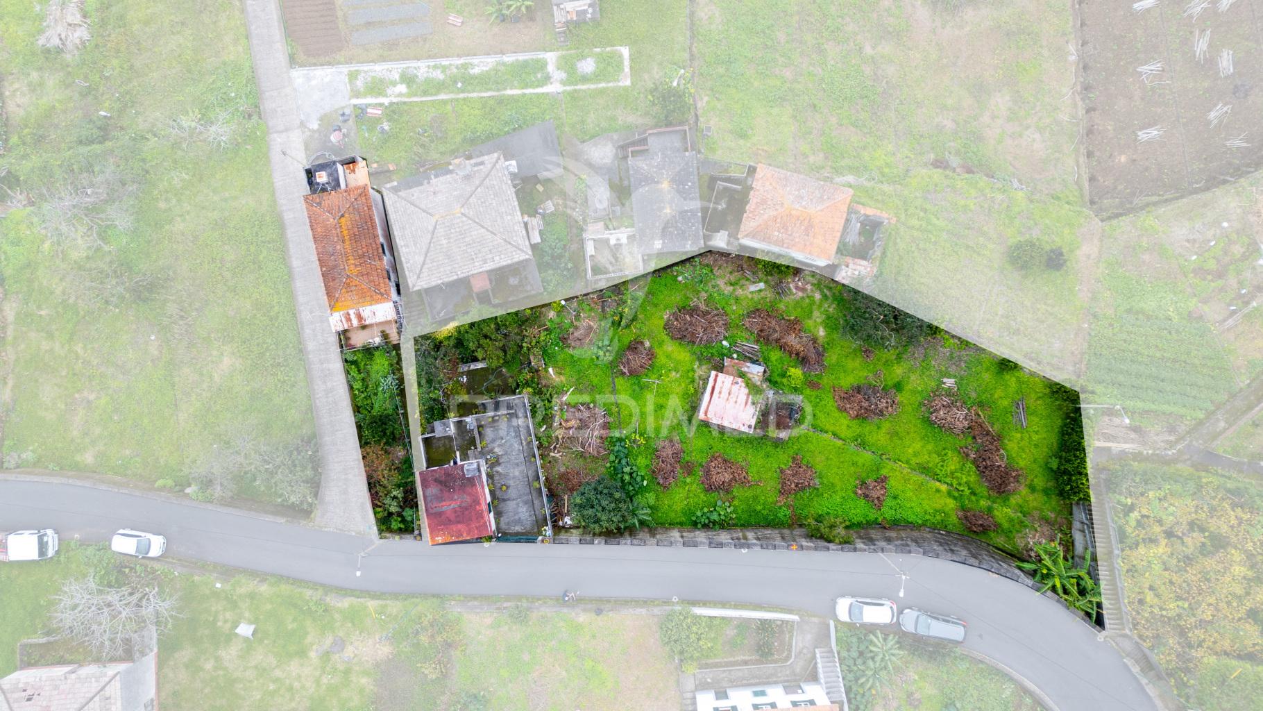 Moradia t2 para recuperar + palheiro na ponta delgada - ilha da madeira