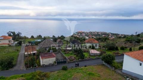Moradia t2 para recuperar + palheiro na ponta delgada - ilha da madeira
