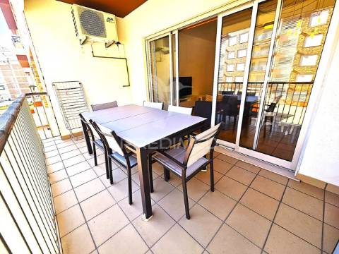 Excelente apart. t1 com parqueamento e piscina perto praia