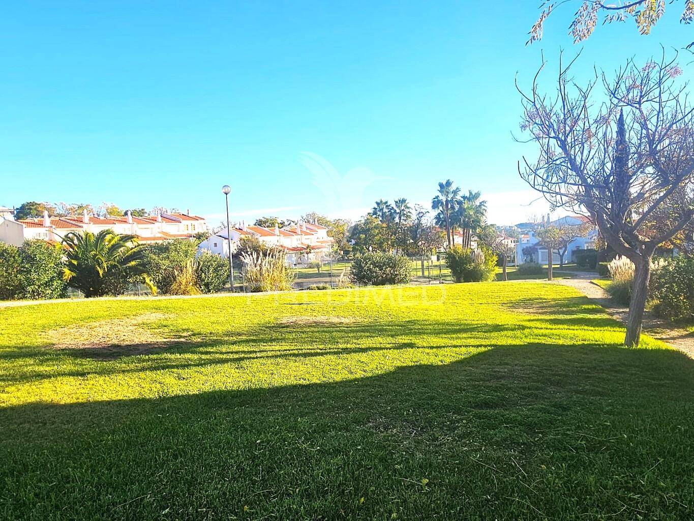 Excelente moradia t2 em condominio privado - salgados