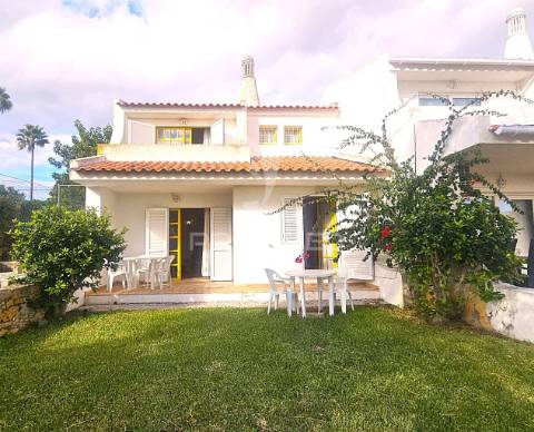 Excelente moradia t2 em condominio privado - salgados