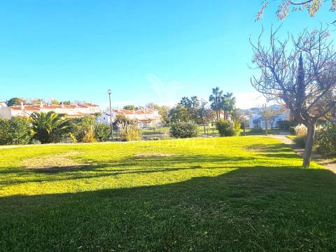 Excelente moradia t2 em condominio privado - salgados