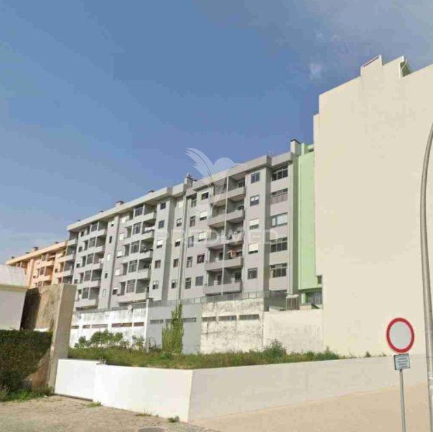 Terreno com 2.700 m² no centro de ovar