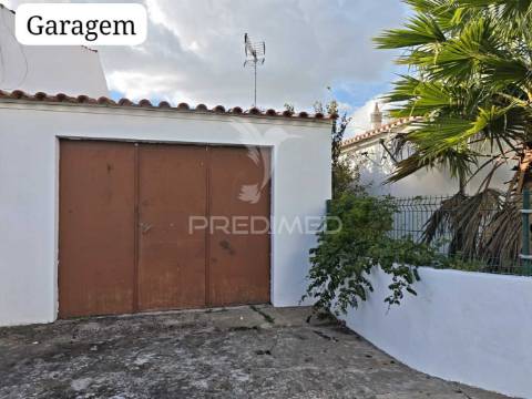 Moradia t3 para remodelar guia albufeira