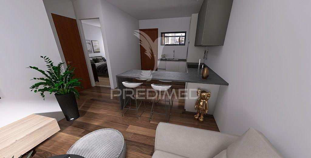 T2 remodelado no seixal com entrada direta da rua