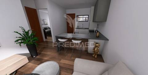 T2 remodelado no seixal com entrada direta da rua