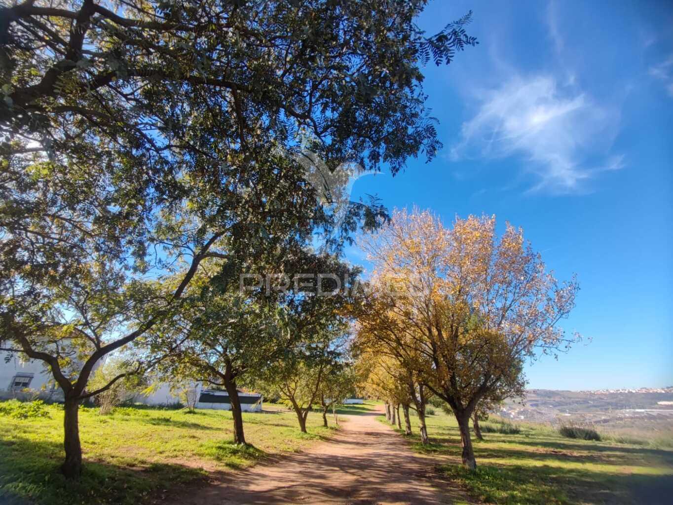 Apartamento t2 completamente remodelado, pontinha, odivelas.