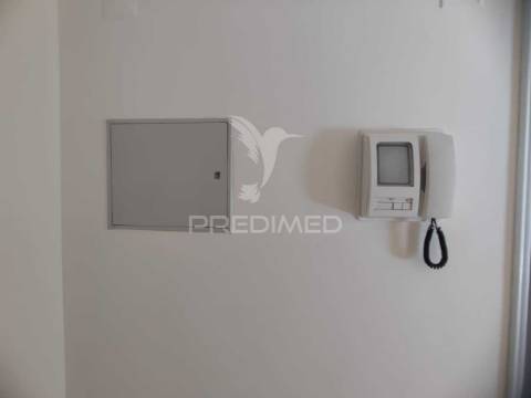 Apartamento t2 renovado, algueirão, mem martins.