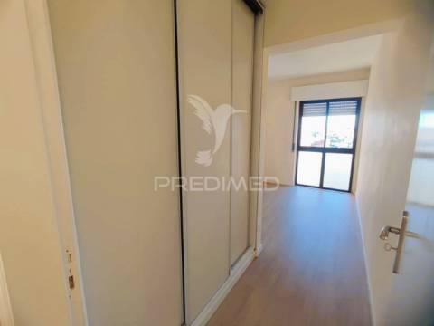 Apartamento t2 renovado, algueirão, mem martins.