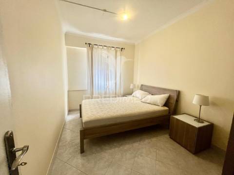 Apartamento t3 com terraço _ 200 metros praia de sesimbra