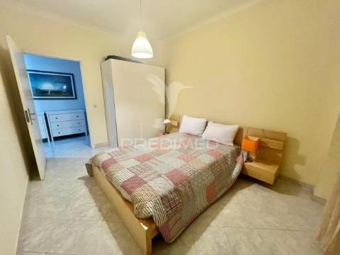 Apartamento t3 com terraço _ 200 metros praia de sesimbra