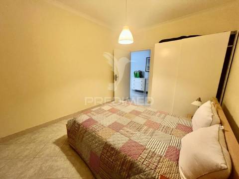 Apartamento t3 com terraço _ 200 metros praia de sesimbra