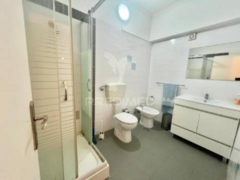 Apartamento t3 com terraço _ 200 metros praia de sesimbra