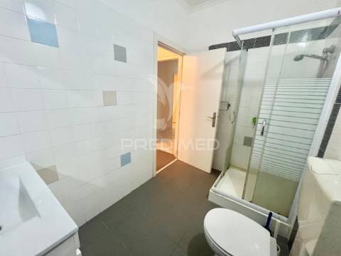 Apartamento t3 com terraço _ 200 metros praia de sesimbra