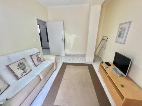 Apartamento t3 com terraço _ 200 metros praia de sesimbra