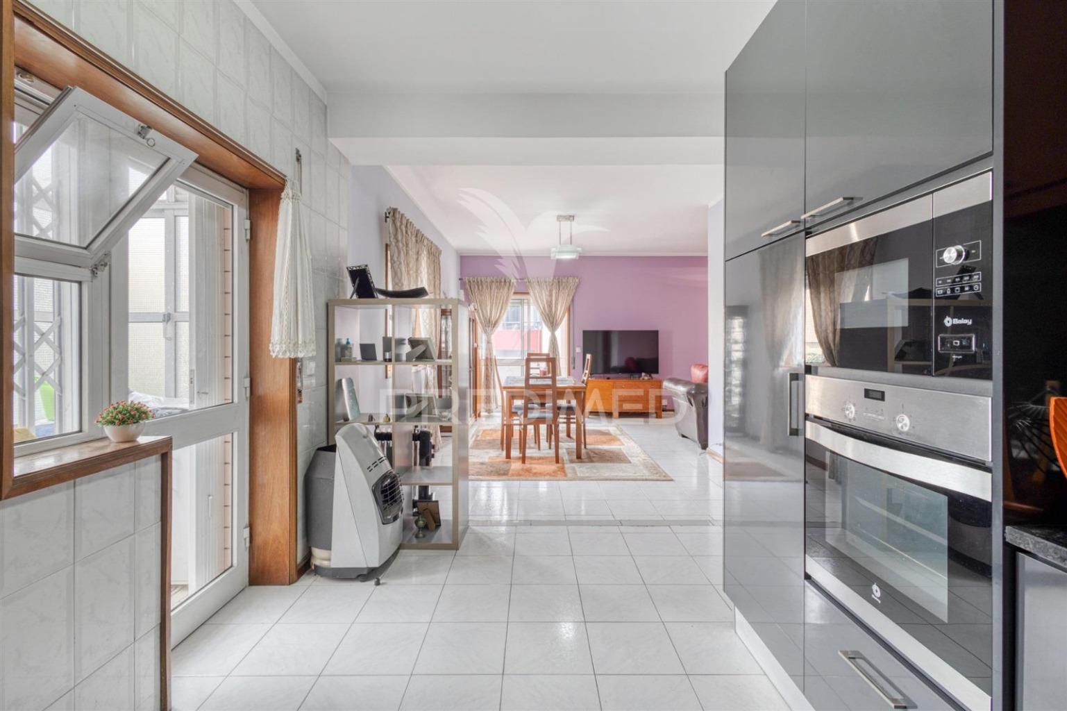 Apartamento t2 em baguim do monte junto ao metro