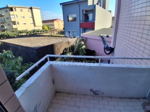 Apartamento t2 em baguim do monte junto ao metro