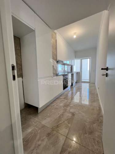 Apartamento t3 luminoso em zona tranquila, perto da praia – portimão